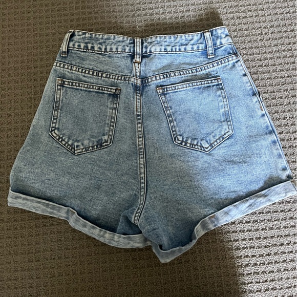 High rise Jean shorts - Picture 2 of 3